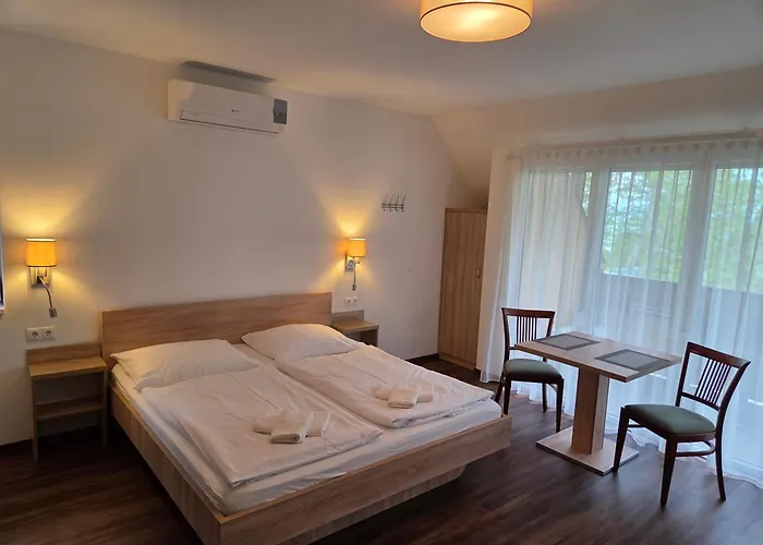 Ádám Apartmanház Siófok
