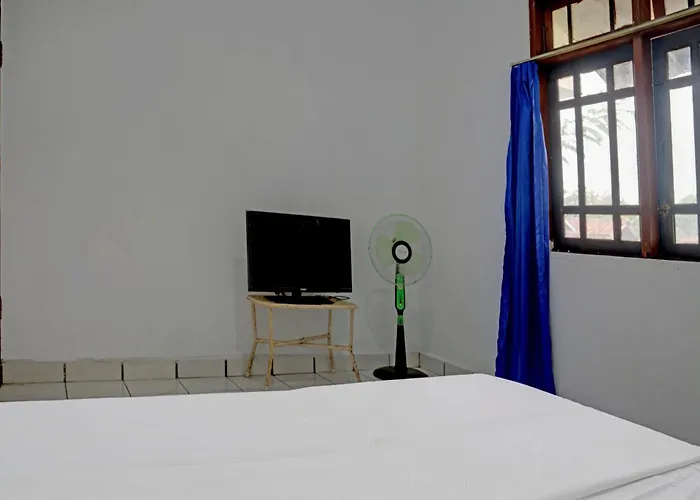 Hotel O Home Stay Syariah Aom Kusman Sukabumi