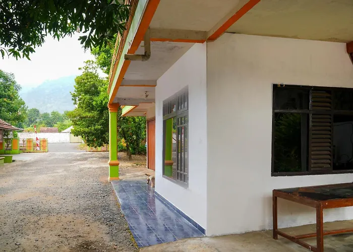 Hotel O Home Stay Syariah Aom Kusman Sukabumi