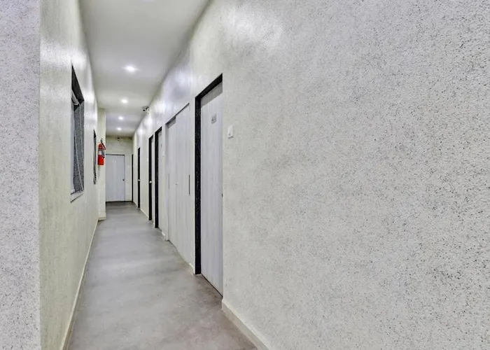 Hotel Unicorn, Surat