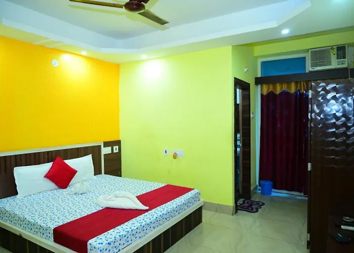 Hotel Near Golden Beach And Temple - Hotel Sashi Puri, Air-Conditioned-With-Wifi-And Parking Facilities