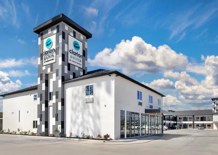 Clarion Pointe Spring - Houston North Hotel