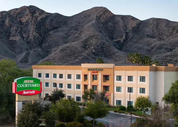 Courtyard By Marriott Santa Clarita Valencia Hotel