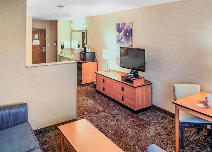 Crystal Inn Hotel & Suites - Midvalley Murray