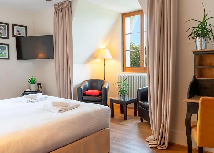 Le Manoir Du Golf Bed & Breakfast Publier