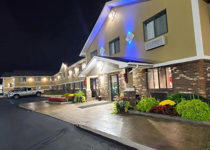 Super 8 By Wyndham Sterling Heights/Detroit Area Hotel
