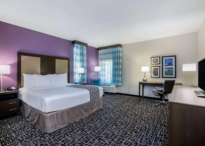 La Quinta By Wyndham Houston Cypress Hotel