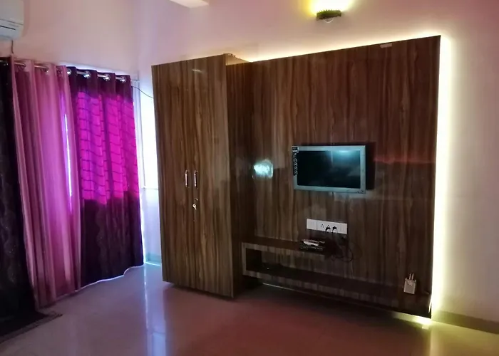 Ashta Lakshmi Tourist Home Stay Indore