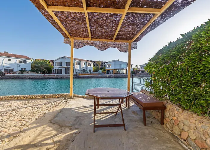 Aden Beach - Sea View Room With Beach Access In Villa Hurgada