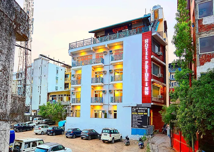La Riqueza Pride Inn Tapovan - Mountain View Rooms - Top Selling - Best Location - Close To Ganga Ghat Rishikesh