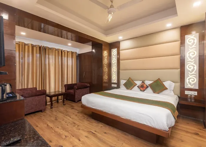 Hotel 30 Degree North Mussoorie - On Mall Road