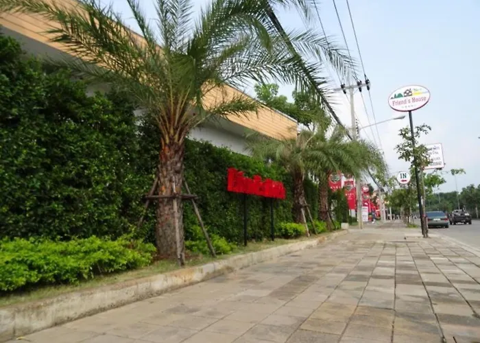 Friends House Resort Bangkok