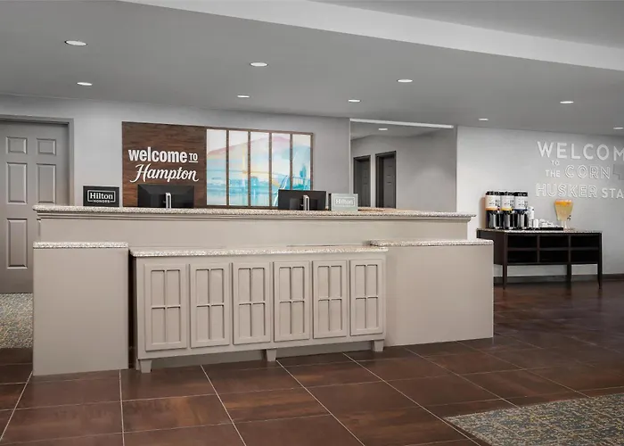 Hampton Inn & Suites Omaha-Downtown