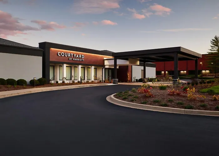 Courtyard St. Louis Creve Coeur Hotel