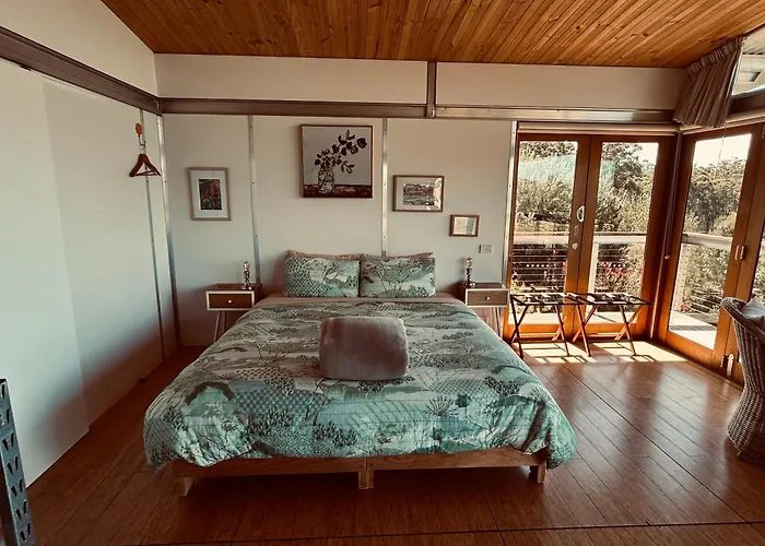 Hobart Hideaway Pods Bed & Breakfast Kingston