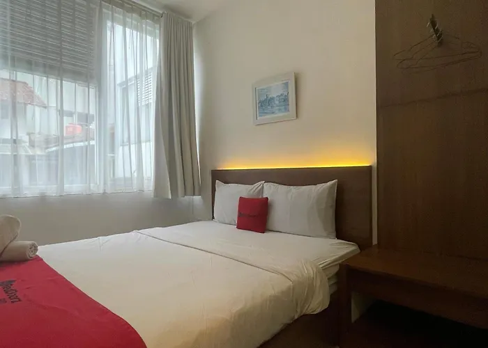 Reddoorz Plus Near Parahyangan University Bandung