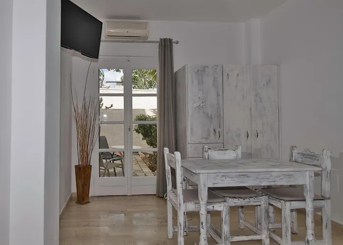 Ira Apartments Kamari 