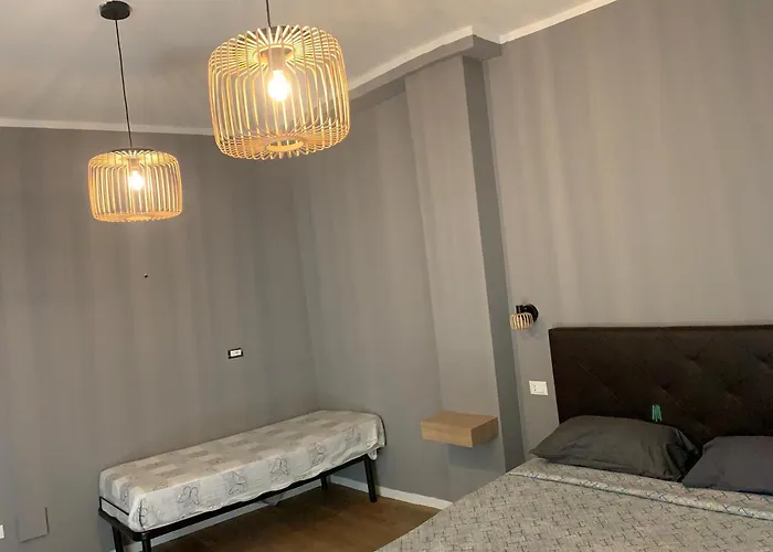 Riva Reno 4 Rooms Bolonia