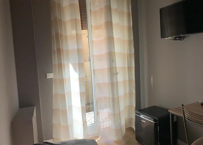 Riva Reno 4 Rooms Bolonia