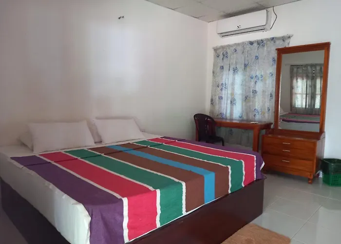 Hotel Sea Shadow Trincomalee