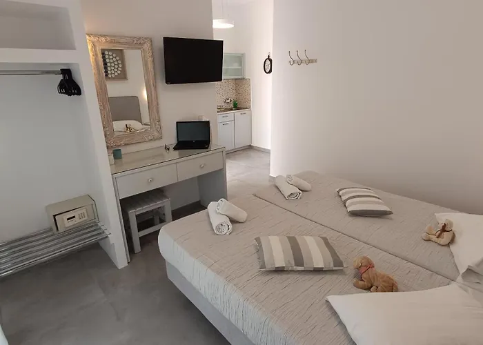 Cyclades Studios Parikia 