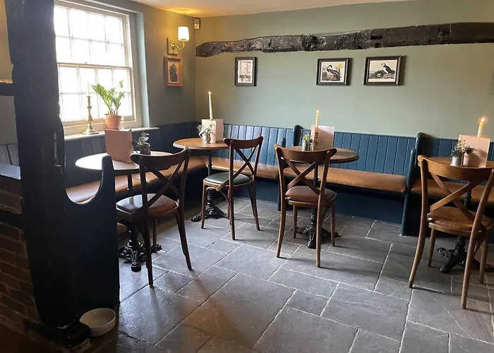 The Plume Of Feathers Farnham 