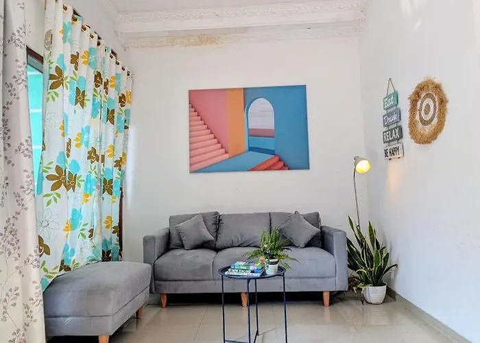 Homey Guesthouse Kertajaya Surabaya
