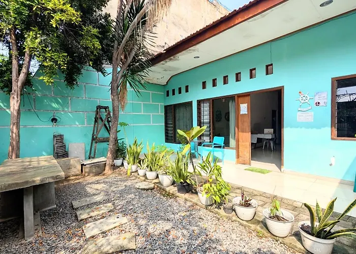Homey Guesthouse Kertajaya Surabaya