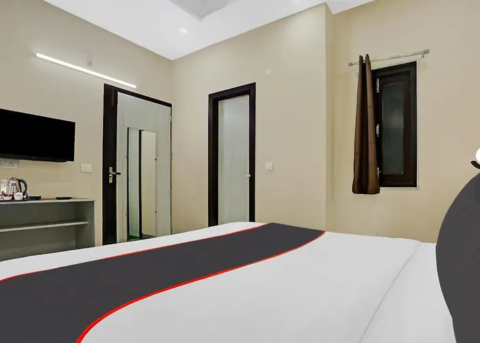 Hotel Collection O Metro View Ashok Vihar Near Shalimar Bagh Metro Station Nueva Delhi