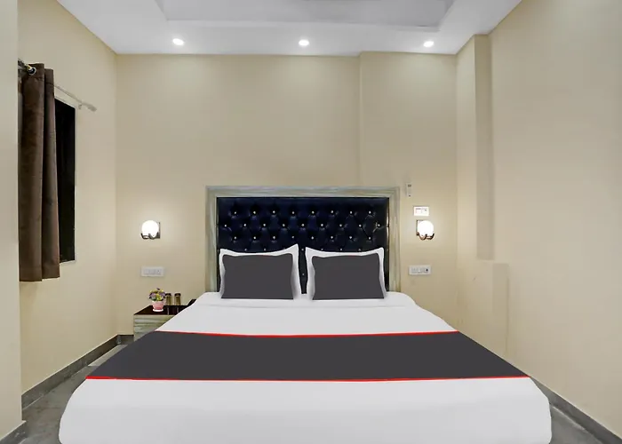Hotel Collection O Metro View Ashok Vihar Near Shalimar Bagh Metro Station Nueva Delhi