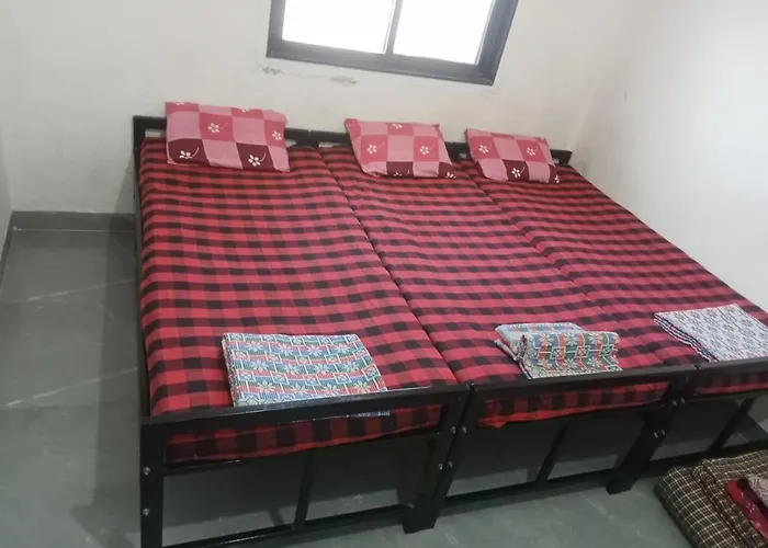 Matoshri Nivas Lodge Akalkot