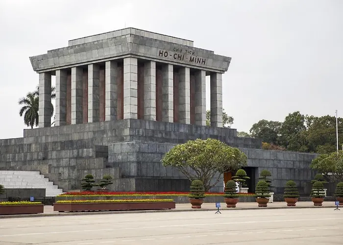 khach san phuong dong Hotel Hà Nội