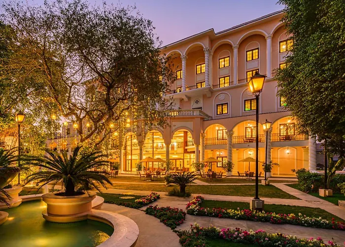 Dlf Club 5 Hotel Gurgaon