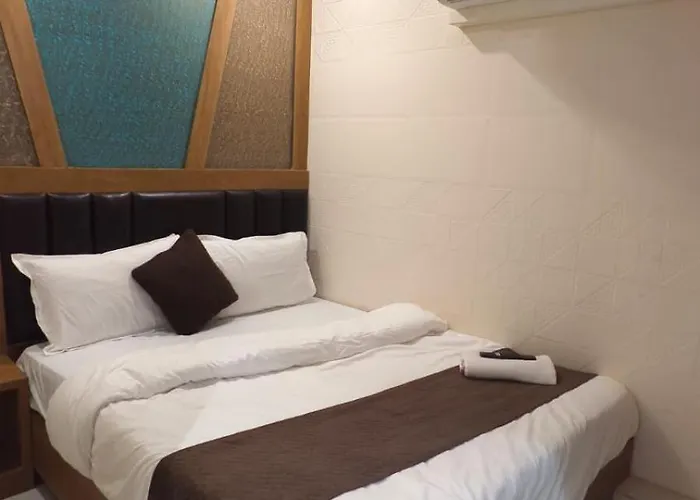 Hotel Crest Inn Mumbai
