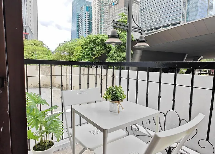 Forbes Town Aparthotel Manila