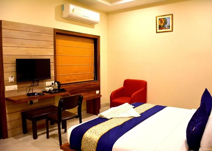 Hotel Madhuvan Near By Relway Stn 700 Meter Mathura