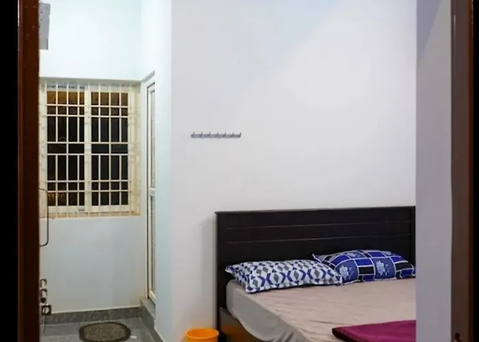 M R Lodge Tiruvannamalai