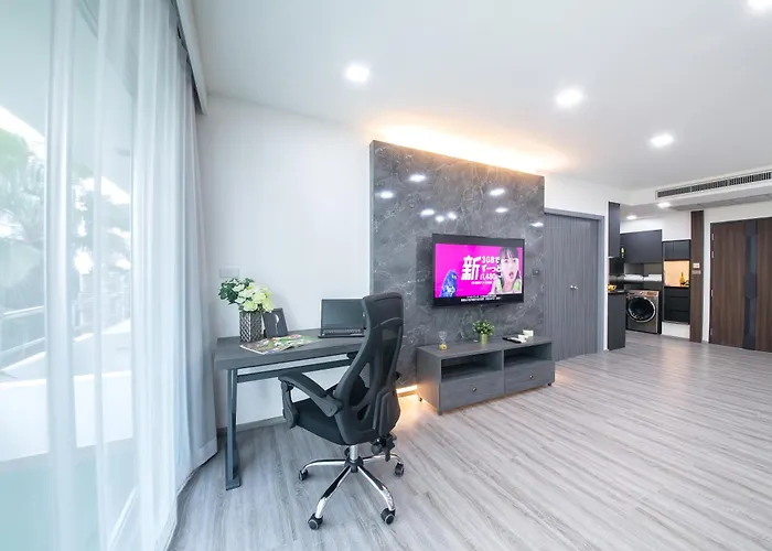 Civic Park Hotel กรุงเทพมหานคร