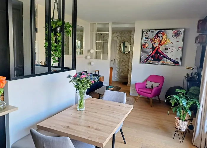 Bed and Breakfast Le Jardin D'Alex à Neuilly-sur-Seine