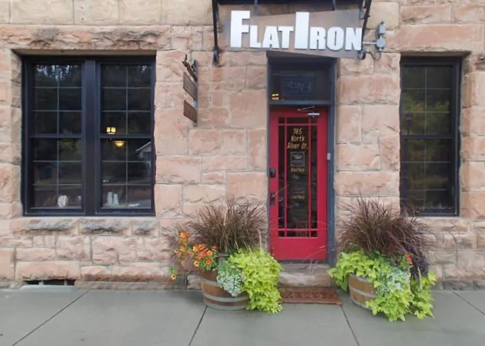 Flatiron Suite 104 - King Sized Comfort Hot Springs
