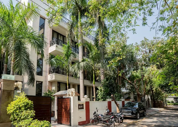 Ahuja Residency Parklane Hotel Gurgaon
