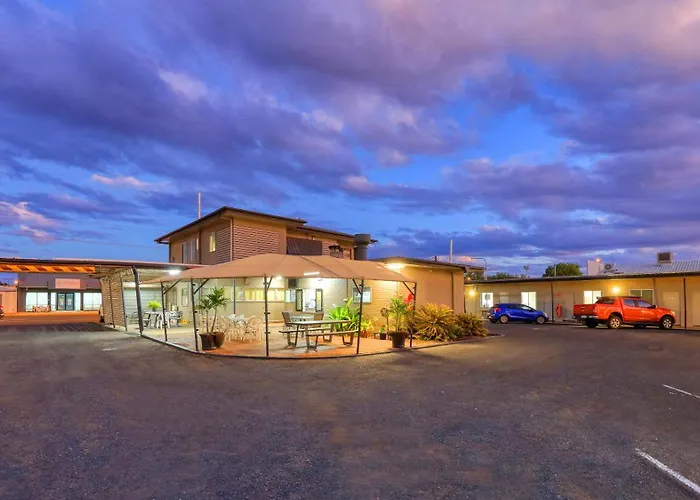Motel 707 Emerald