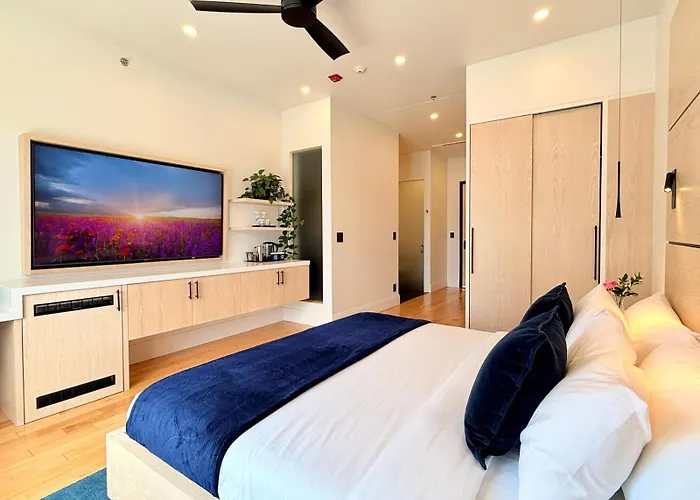 Cribs On Main Hotel Picton