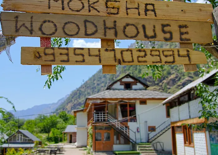 Moksha Woodhouse Hotel Kasol