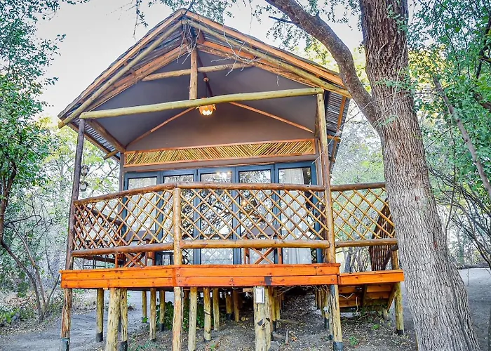 Rustic Gate Lodge And Campsite Maun