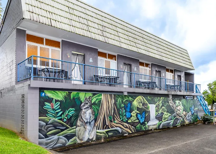 Innisfail Riverfront Motel