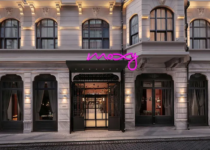 Moxy Istanbul Taksim Otel
