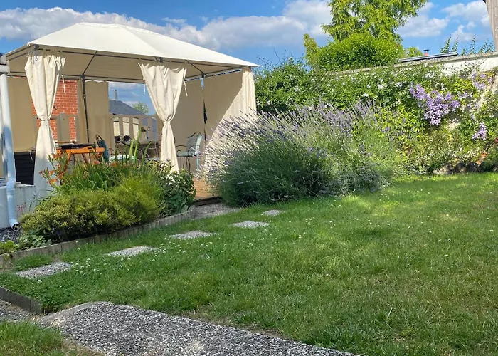Suite Une Bulle d Evidence avec baignoire spa Saumur
