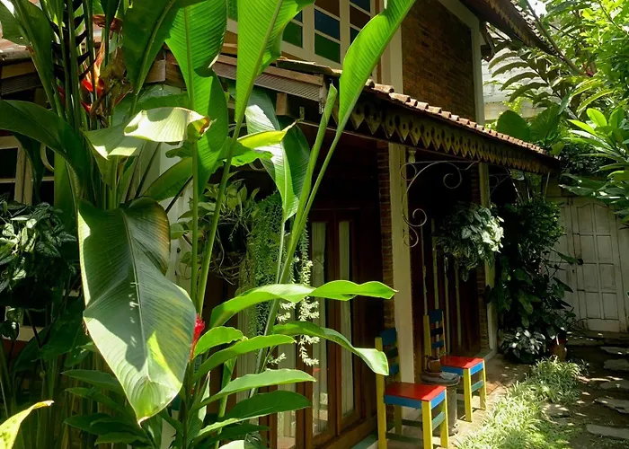 Rumah Kayu Yogyakarta By Hamsa Putih