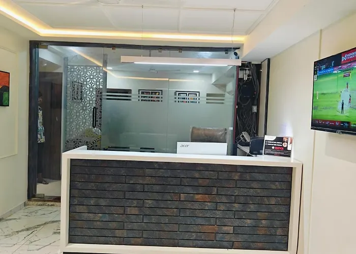 Hotel Maple Leaf Ahmedabad